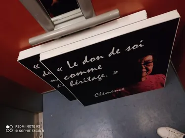 Mayenne. Les femmes à l'honneur sur un bâtiment de la ville