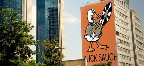 ‘Barbra Streisand’ de Duck Sauce fête ses 10 ans avec une vidéo