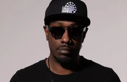 Qui est Gene Farris, auteur de « Forever Always » ?