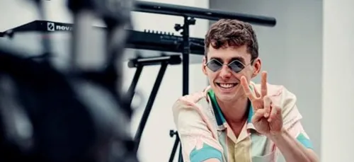 Avant son retour en clubs, Lost Frequencies dévoile un dernier show...