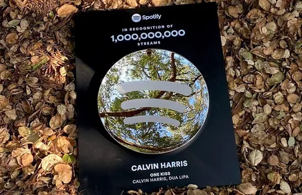 Calvin Harris dépasse deux fois le milliard de streams !