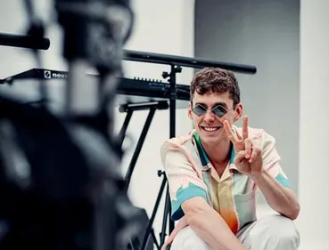 Avant son retour en clubs, Lost Frequencies dévoile un dernier show...