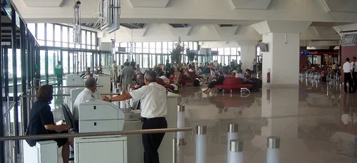 AlgÃ©rie : Des dispositifs pour recevoir les AlgÃ©riens rÃ©sidents...