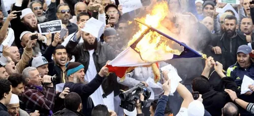 Incidents lors d'une manif anti-Charlie Ã  Alger: 9 mois avec...