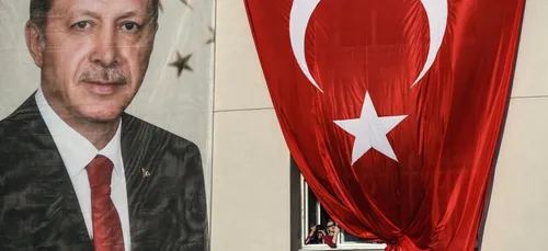 Turquie: Erdogan Ã  nouveau seul maÃ®tre Ã  bord aprÃ¨s son...