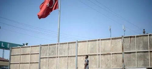 La Turquie expulse vers leur pays d'origine des rÃ©fugiÃ©s syriens,...