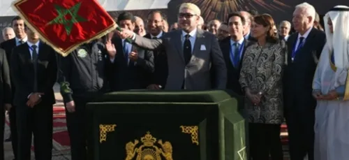 Le roi du Maroc inaugure une centrale solaire gÃ©ante aux portes du...