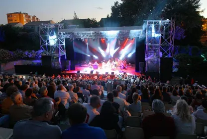 Les Nuits d'Istres : Vitaa et Slimane têtes d'affiche !