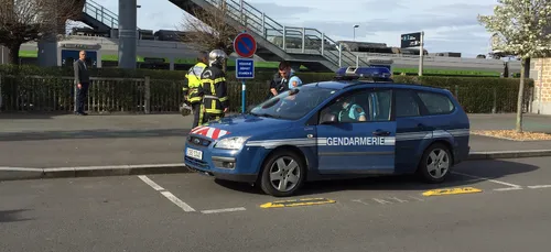 Colis suspect dans le train Paris-Granville : les démineurs le font...