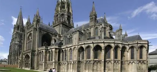 Alerte à Bayeux, la Cathédrale bouclée 