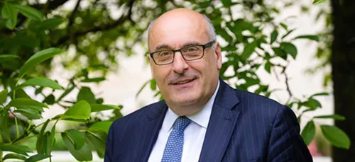 Jean-Léonce Dupont abandonne le sénat