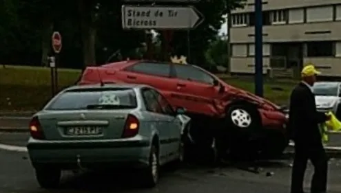 Accident spectaculaire à Vire !