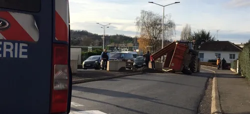 La remorque s'est retournée dans un virage !