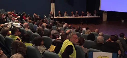 Les gilets jaunes s'invitent au conseil municipal !