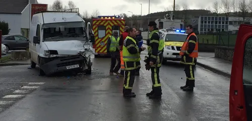 Spectaculaire collision ce lundi matin à Vire !