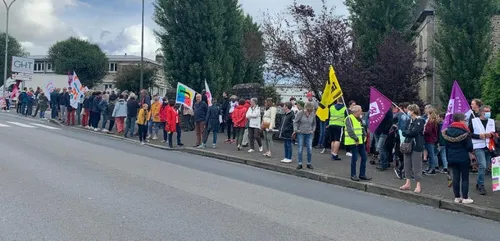 Près de 200 personnes mobilisées à Vire pour défendre la santé