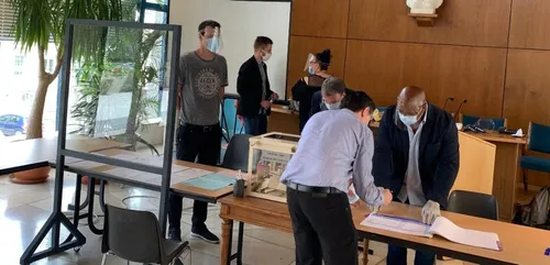 Municipales 2020 : faible participation à la mi-journée