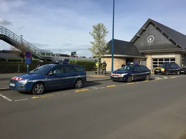 Le train Paris-Granville bloqué en gare de Vire en raison d’une...