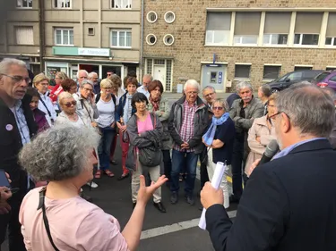 Manif pour défendre la gare de Vire 50 personnes devant la mairie