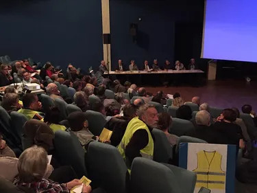 Les gilets jaunes s'invitent au conseil municipal !