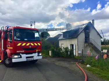 une maison détruite pas les flammes à Saint-Sever