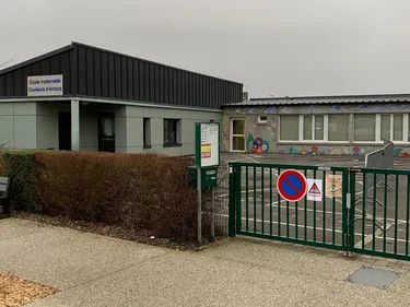 une classe de St Germain de Tallevende restera fermée cette semaine