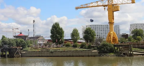 Nantes : un père retranché au sommet de la grue jaune