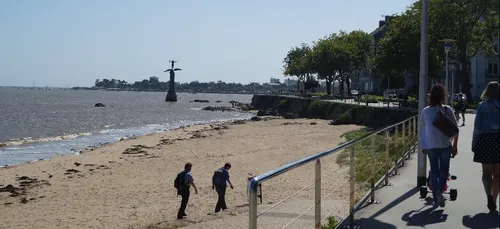 Saint-Nazaire : trois policiers sauvent un désespéré de la noyade