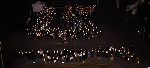 Les Sables d'Olonne : 300 personnes pour une fresque humaine lumineuse