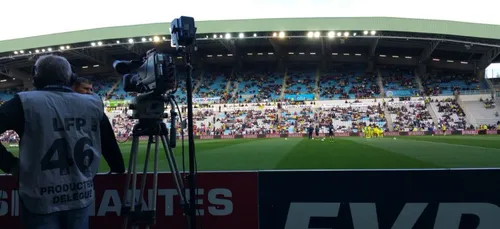 Le match entre le FC Nantes et le Stade Rennais se jouera le...