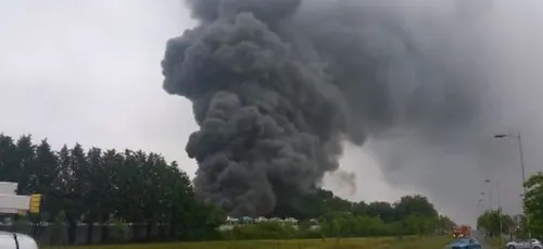 Incendie impressionnant en cours à Couëron
