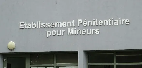 Un détenu de 17 ans tente de s'évader de l'hôpital