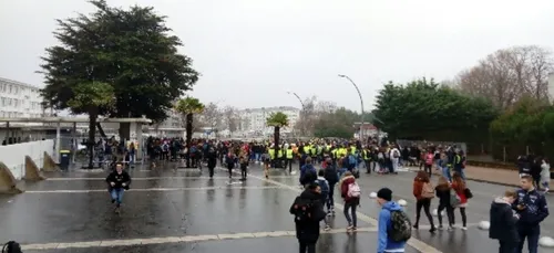 Nouveaux rassemblements devant des lycées de la région ce vendredi