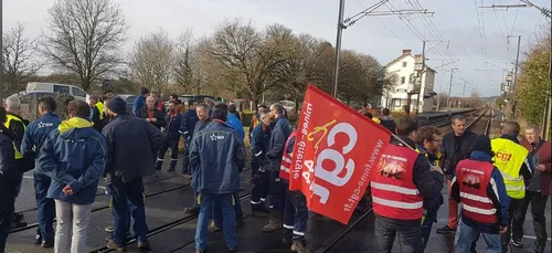 La circulation des trains perturbée par des salariés de la centrale...