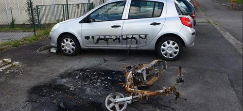 Nantes : cinq mineurs soupçonnés d'avoir incendié un scooter