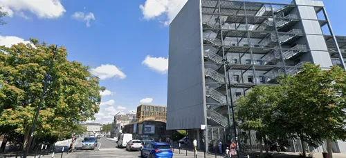 Nantes : près des Machines de l'Île, il menace de se jeter du...