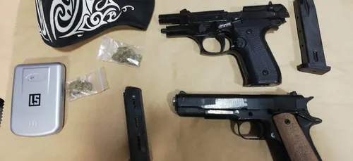 Nantes : deux pistolets découverts dans les caves d'un immeuble