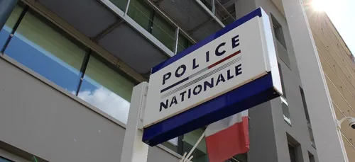 Nantes : il prenait des auto-stoppeuses et leur demandait des actes...