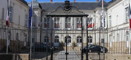 La maire de Nantes répond aux nantais par téléphone sur la crise COVID