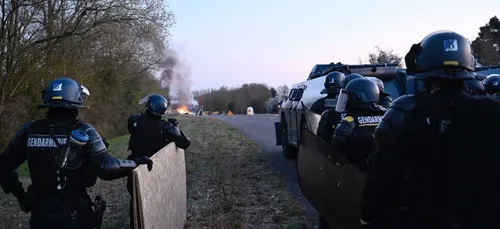Frossay : évacuation en cours de la ZAD du Carnet