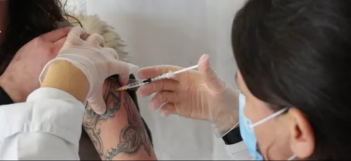 Les vétérinaires et les dentistes pourront vacciner selon la Haute...