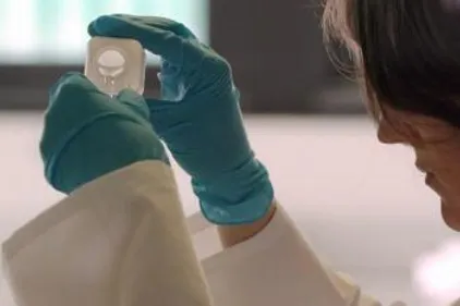 Après 11 ans de CDD, elle obtient un CDI !