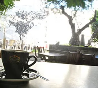 Les terrasses estivales sont de sortie à Nantes