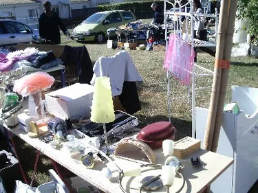 Vide grenier et multicollections à Brains
