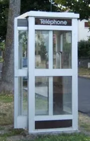 Les cabines téléphoniques disparaissent peu à peu : vous en pensez...