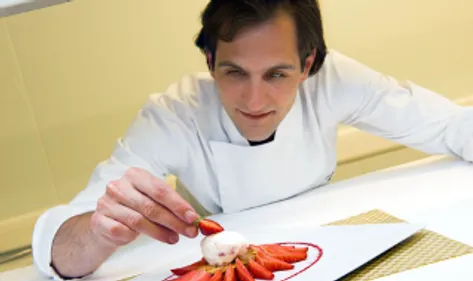 Le chef pâtissier du Château des Tourelles à Pornichet en finale du...