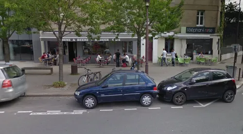 Un travailleur social poignardé, une femme grièvement blessée cet...