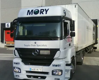 Opération escargot ce matin à Nantes des salariés de Mory Global