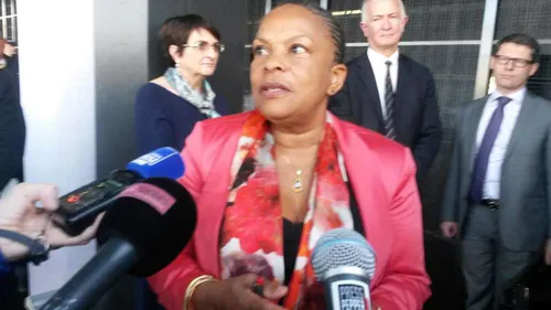 La ministre Christiane Taubira est venue soutenir le Service de...