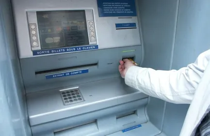 Ils subtilisaient les cartes bancaires dans les bars de nuit nantais